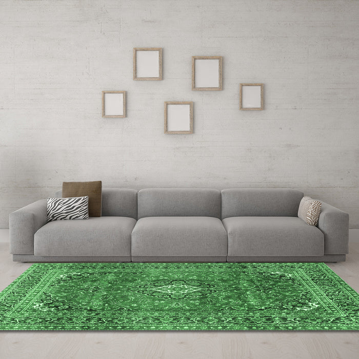 Machine Washable Medallion Emerald Green Traditional Area Rugs in a Living Room,, wshtr2894emgrn