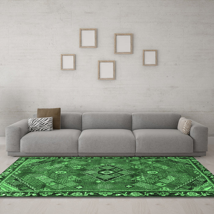 Machine Washable Persian Emerald Green Traditional Area Rugs in a Living Room,, wshtr2895emgrn