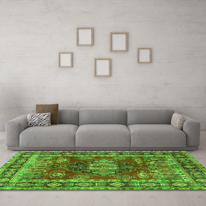 Machine Washable Persian Green Traditional Area Rugs in a Living Room,, wshtr2897grn