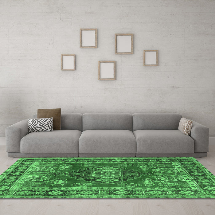 Machine Washable Persian Emerald Green Traditional Area Rugs in a Living Room,, wshtr2897emgrn