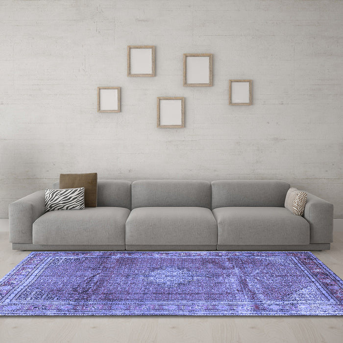 Machine Washable Persian Blue Traditional Rug in a Living Room, wshtr2898blu