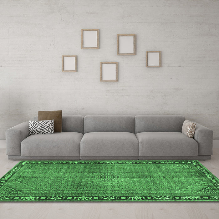 Machine Washable Persian Emerald Green Traditional Area Rugs in a Living Room,, wshtr2899emgrn