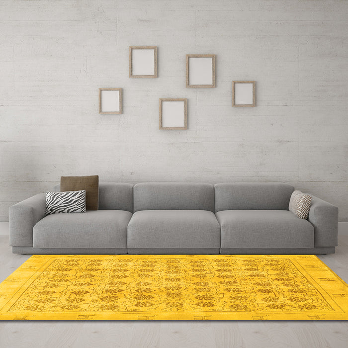 Machine Washable Persian Yellow Traditional Rug in a Living Room, wshtr289yw
