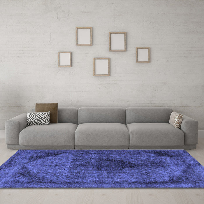 Machine Washable Persian Blue Traditional Rug in a Living Room, wshtr2904blu