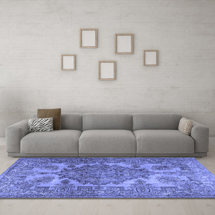 Machine Washable Persian Blue Traditional Rug in a Living Room, wshtr2909blu