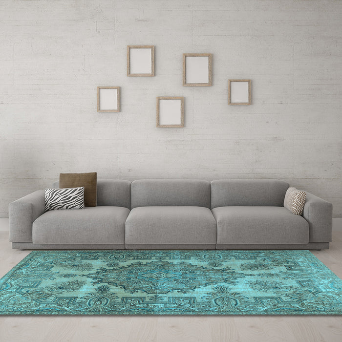Machine Washable Persian Light Blue Traditional Rug in a Living Room, wshtr2909lblu