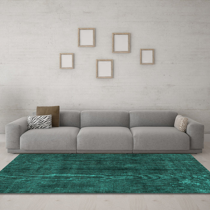 Machine Washable Persian Turquoise Traditional Area Rugs in a Living Room,, wshtr2913turq