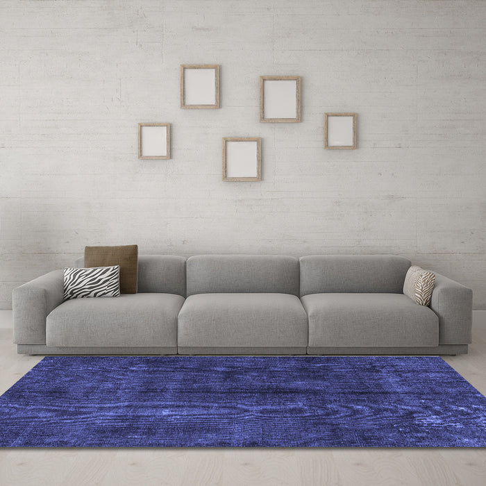 Machine Washable Persian Blue Traditional Rug in a Living Room, wshtr2913blu