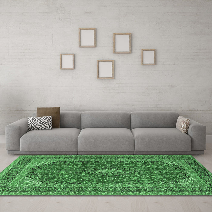 Machine Washable Medallion Emerald Green Traditional Area Rugs in a Living Room,, wshtr2914emgrn