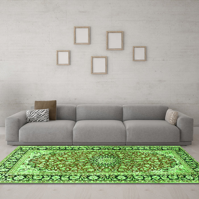 Machine Washable Medallion Green Traditional Area Rugs in a Living Room,, wshtr2919grn