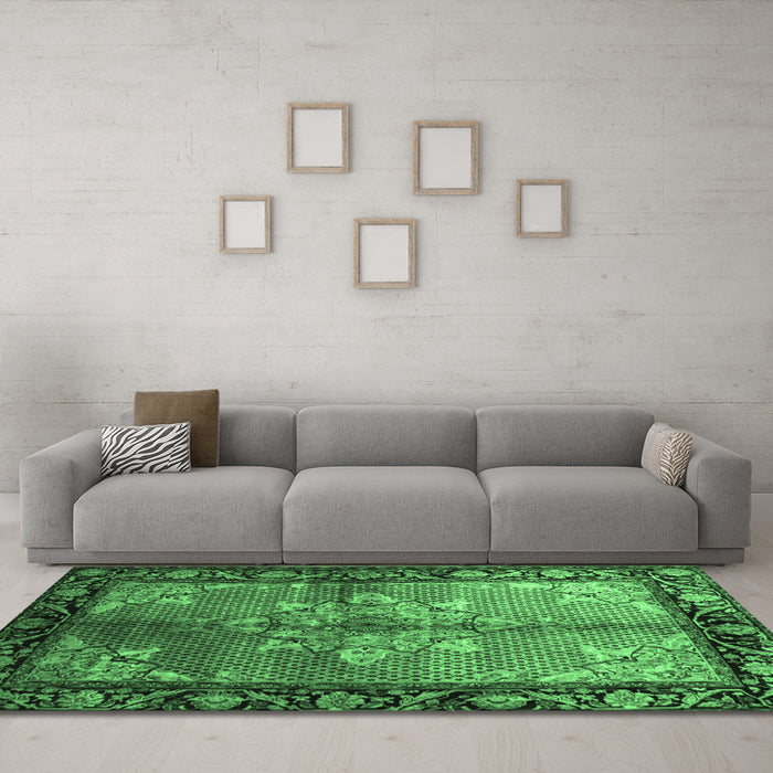 Machine Washable Persian Emerald Green Traditional Area Rugs in a Living Room,, wshtr291emgrn
