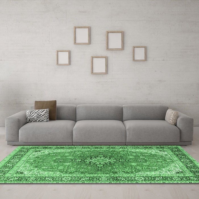 Machine Washable Medallion Emerald Green Traditional Area Rugs in a Living Room,, wshtr2920emgrn