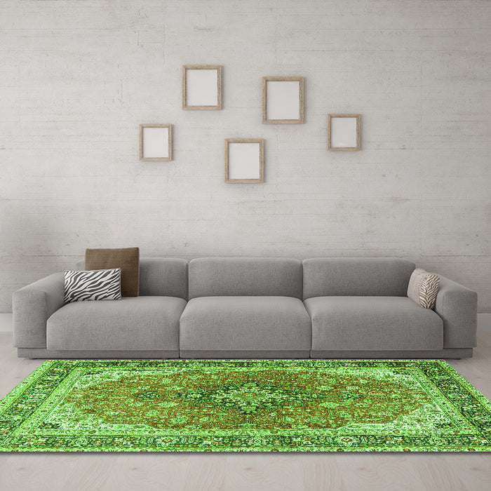 Machine Washable Medallion Green Traditional Area Rugs in a Living Room,, wshtr2920grn