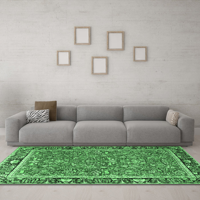 Machine Washable Persian Emerald Green Traditional Area Rugs in a Living Room,, wshtr2921emgrn