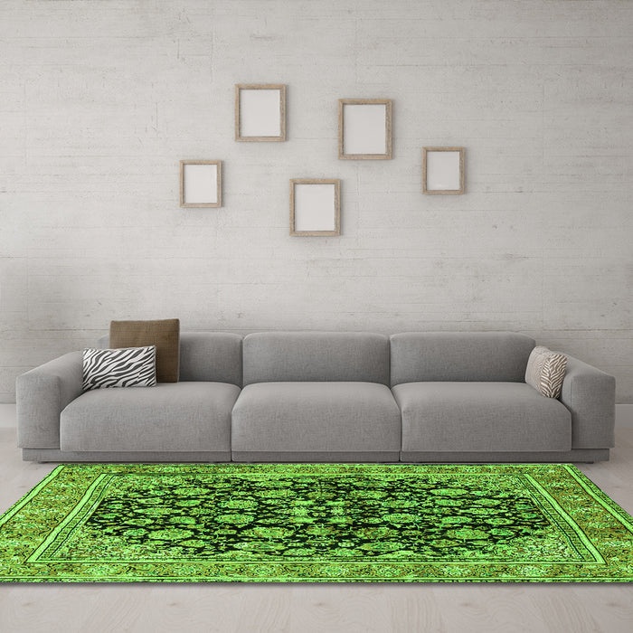 Machine Washable Persian Green Traditional Area Rugs in a Living Room,, wshtr2924grn