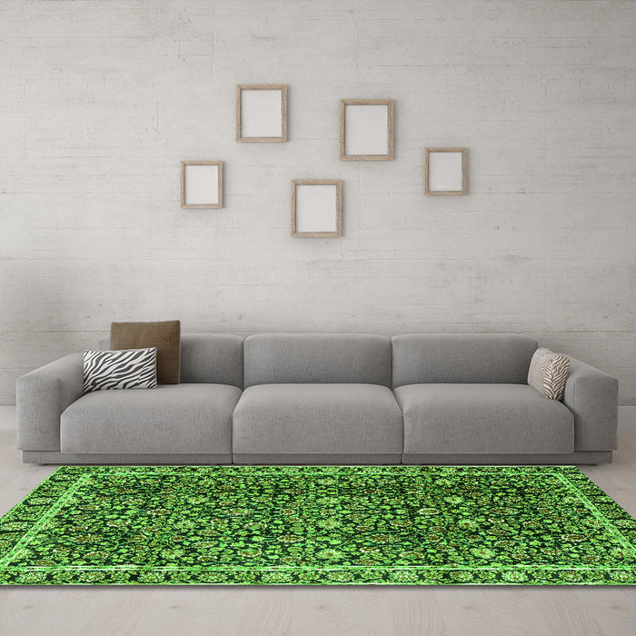 Machine Washable Persian Green Traditional Area Rugs in a Living Room,, wshtr2926grn