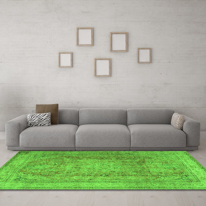 Machine Washable Persian Green Traditional Area Rugs in a Living Room,, wshtr2928grn