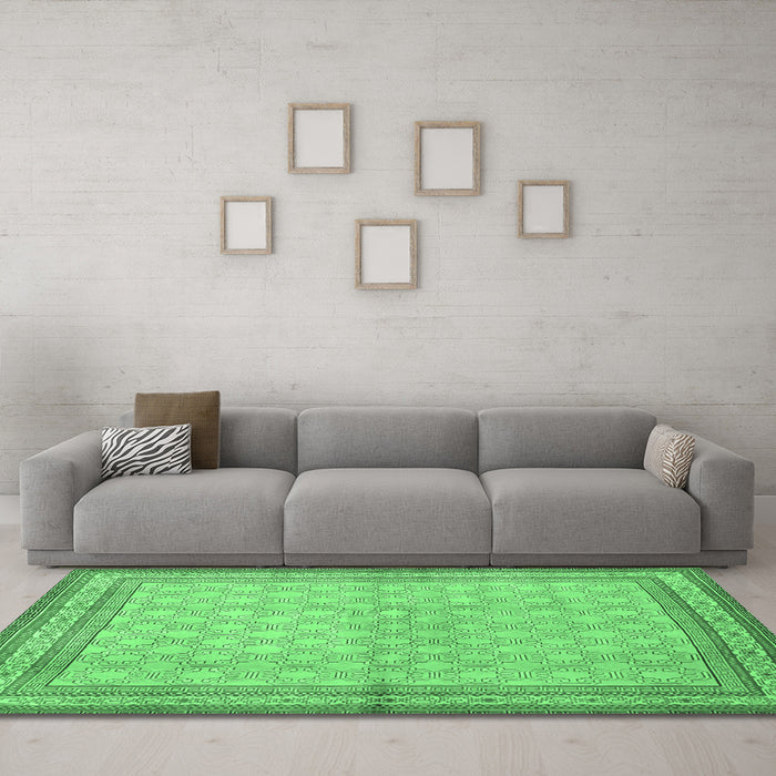 Machine Washable Persian Emerald Green Traditional Area Rugs in a Living Room,, wshtr292emgrn