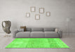 Machine Washable Persian Green Traditional Area Rugs in a Living Room,, wshtr2930grn