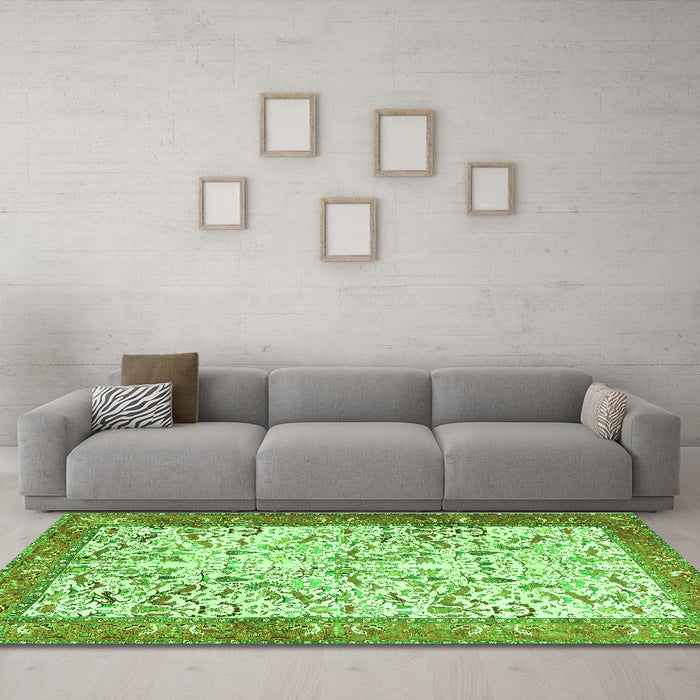 Machine Washable Animal Green Traditional Area Rugs in a Living Room,, wshtr2931grn