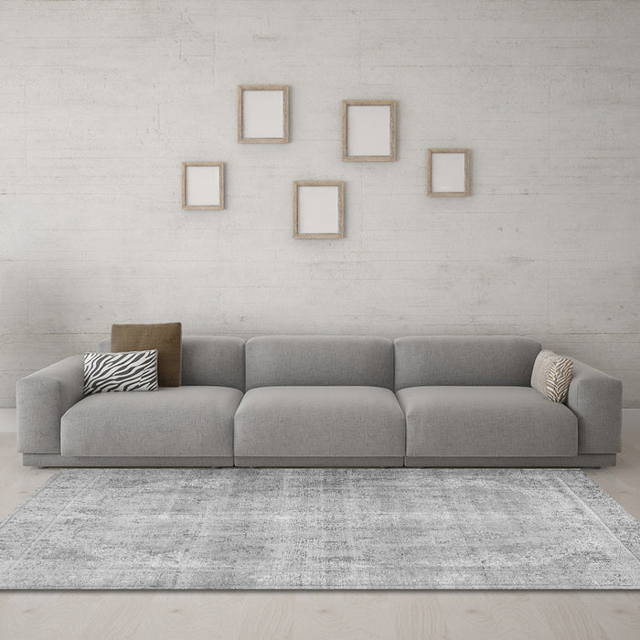 Machine Washable Persian Gray Traditional Rug in a Living Room,, wshtr2933gry