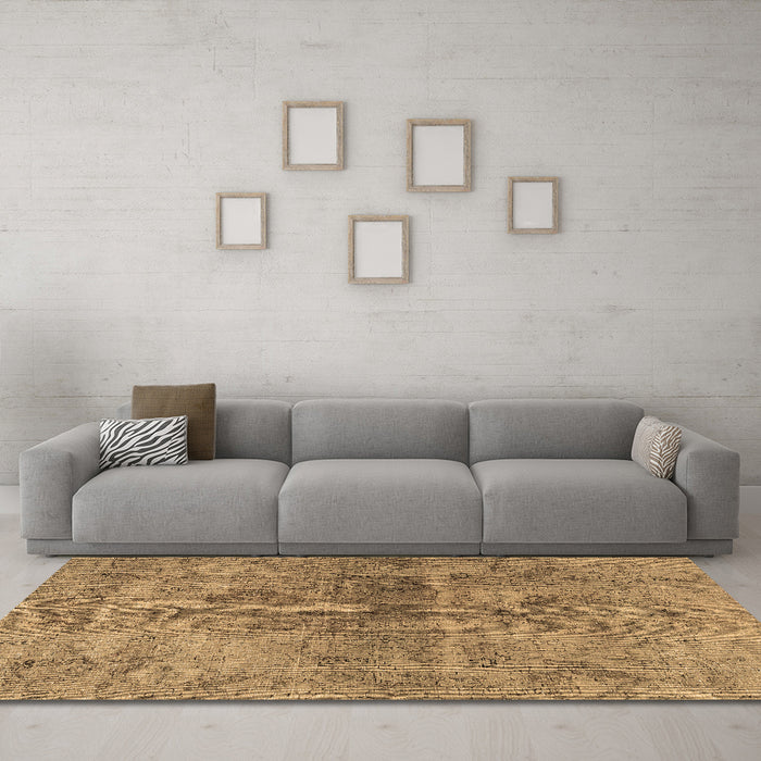 Machine Washable Persian Brown Traditional Rug in a Living Room,, wshtr2934brn