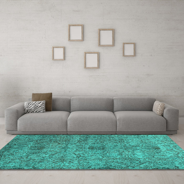 Machine Washable Persian Turquoise Traditional Area Rugs in a Living Room,, wshtr2935turq