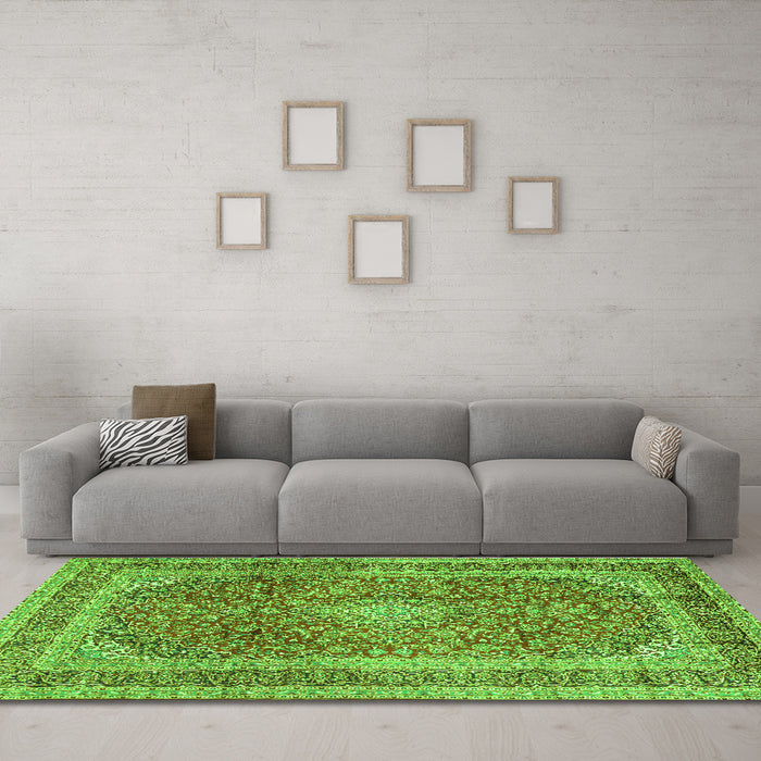 Machine Washable Medallion Green Traditional Area Rugs in a Living Room,, wshtr2936grn