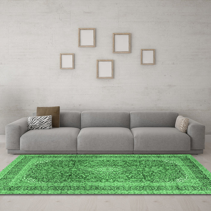 Machine Washable Medallion Emerald Green Traditional Area Rugs in a Living Room,, wshtr2936emgrn