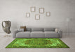 Machine Washable Persian Green Traditional Area Rugs in a Living Room,, wshtr2938grn