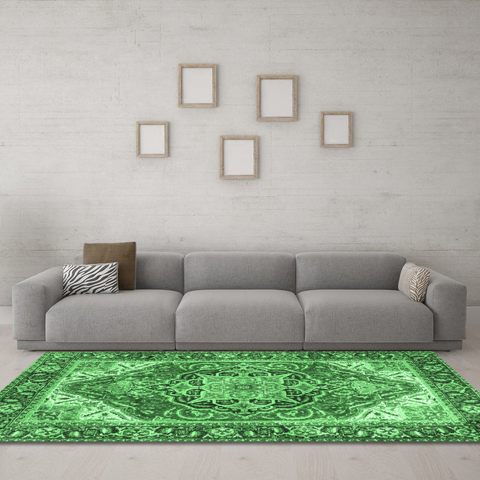 Machine Washable Persian Emerald Green Traditional Area Rugs in a Living Room,, wshtr2939emgrn-1