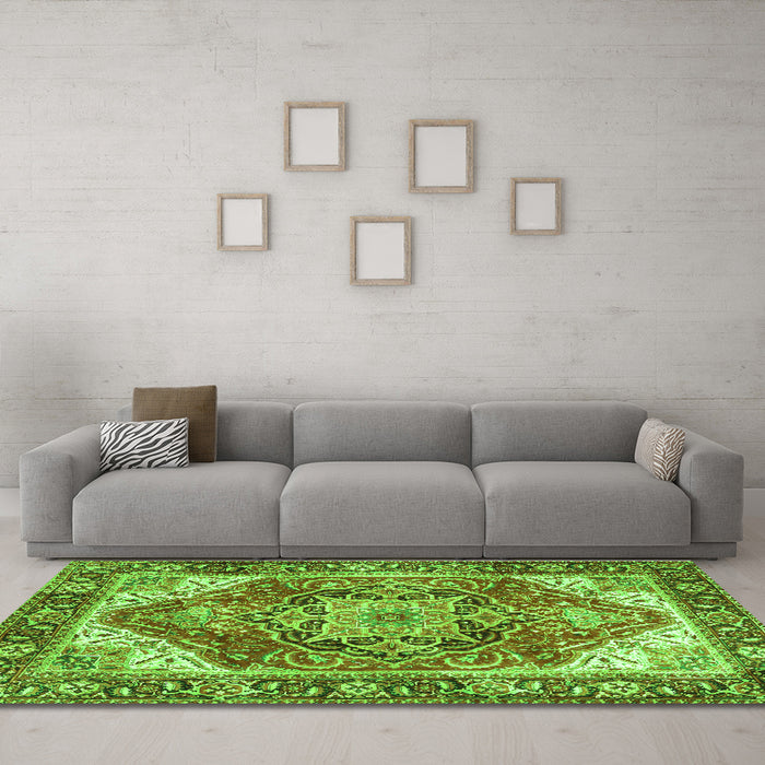 Machine Washable Persian Green Traditional Area Rugs in a Living Room,, wshtr2939grn