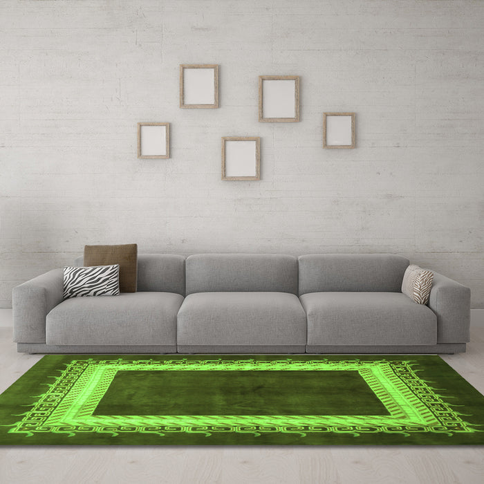 Machine Washable Persian Green Traditional Area Rugs in a Living Room,, wshtr293grn