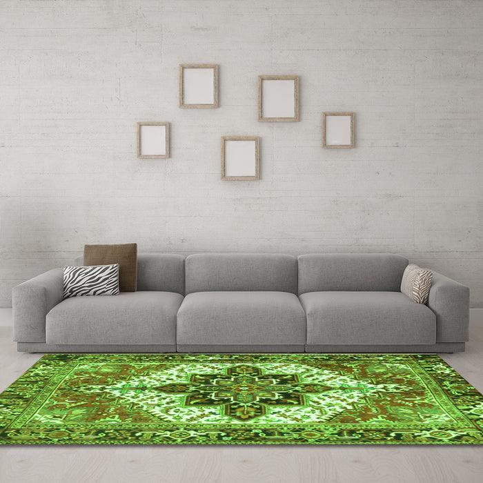 Machine Washable Persian Green Traditional Area Rugs in a Living Room,, wshtr2940grn