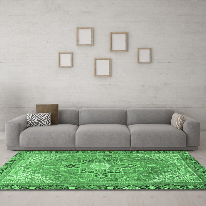 Machine Washable Persian Emerald Green Traditional Area Rugs in a Living Room,, wshtr2941emgrn