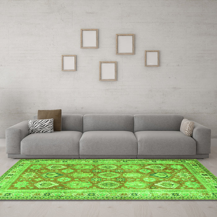 Machine Washable Oriental Green Traditional Area Rugs in a Living Room,, wshtr2942grn