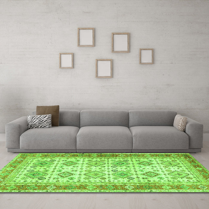 Machine Washable Oriental Green Traditional Area Rugs in a Living Room,, wshtr2945grn