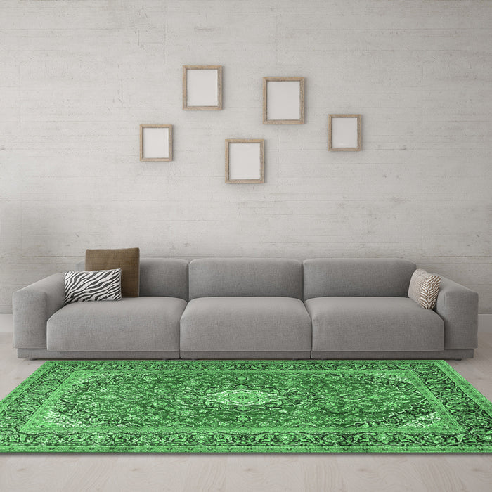 Machine Washable Medallion Emerald Green Traditional Area Rugs in a Living Room,, wshtr2948emgrn