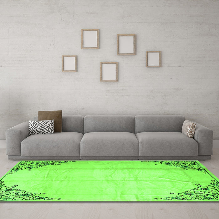 Machine Washable Persian Green Traditional Area Rugs in a Living Room,, wshtr2949grn