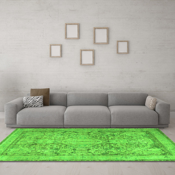 Machine Washable Persian Green Traditional Area Rugs in a Living Room,, wshtr2950grn