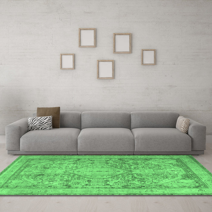 Machine Washable Persian Emerald Green Traditional Area Rugs in a Living Room,, wshtr2950emgrn