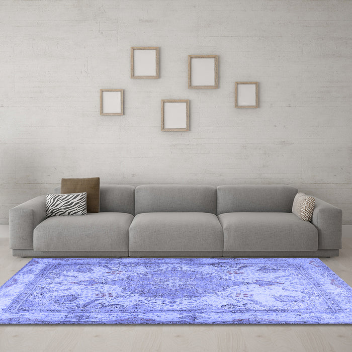 Machine Washable Persian Blue Traditional Rug in a Living Room, wshtr2951blu