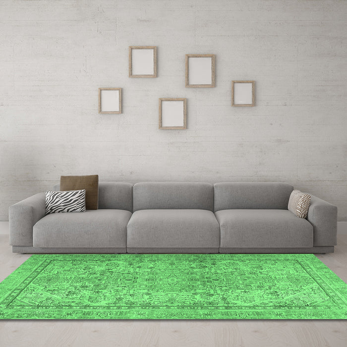 Machine Washable Persian Emerald Green Traditional Area Rugs in a Living Room,, wshtr2952emgrn
