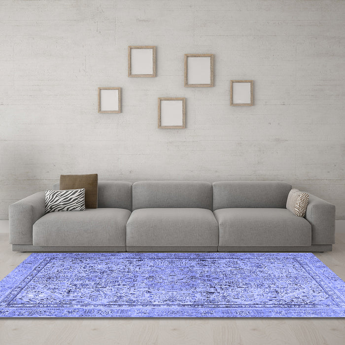 Machine Washable Persian Blue Traditional Rug in a Living Room, wshtr2952blu