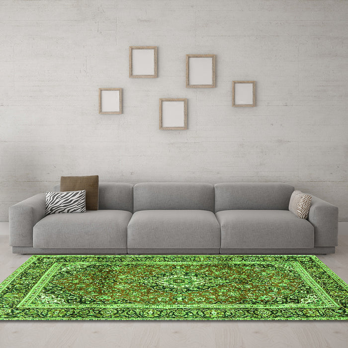 Machine Washable Medallion Green Traditional Area Rugs in a Living Room,, wshtr2955grn
