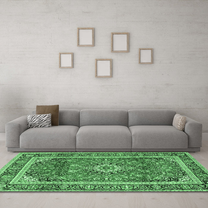Machine Washable Medallion Emerald Green Traditional Area Rugs in a Living Room,, wshtr2955emgrn