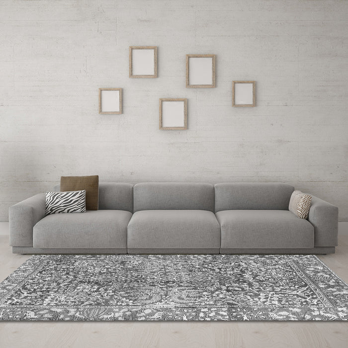 Machine Washable Persian Gray Traditional Rug in a Living Room,, wshtr2956gry