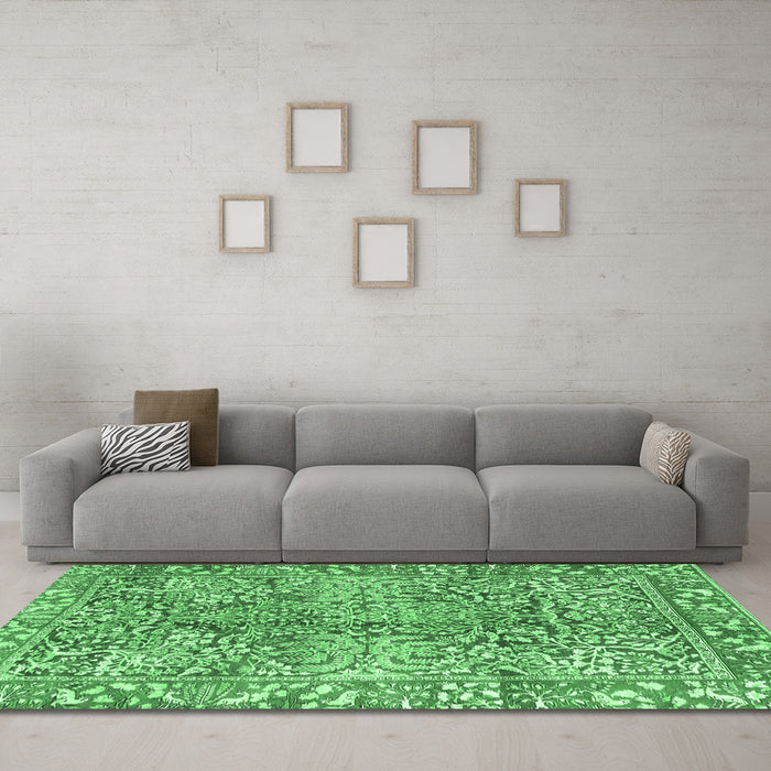 Machine Washable Persian Emerald Green Traditional Area Rugs in a Living Room,, wshtr2956emgrn