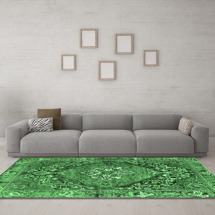 Machine Washable Persian Emerald Green Traditional Area Rugs in a Living Room,, wshtr2958emgrn