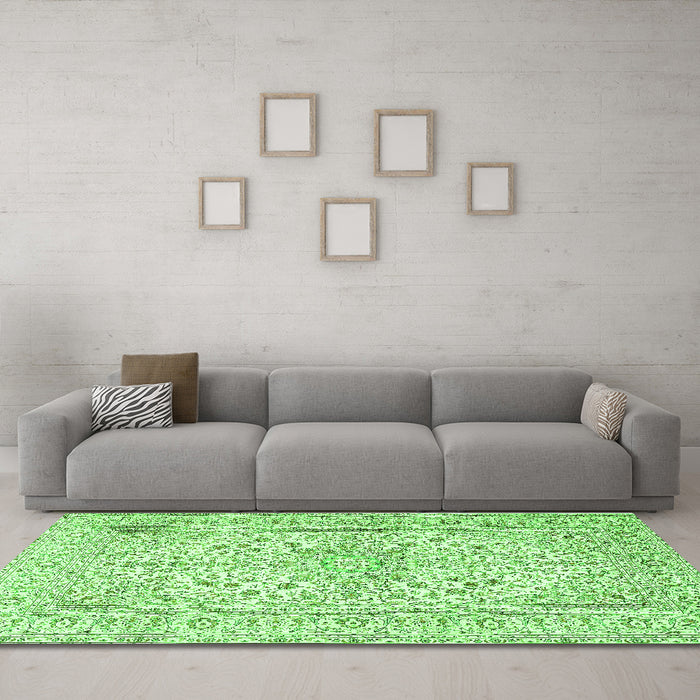 Machine Washable Persian Green Traditional Area Rugs in a Living Room,, wshtr2961grn